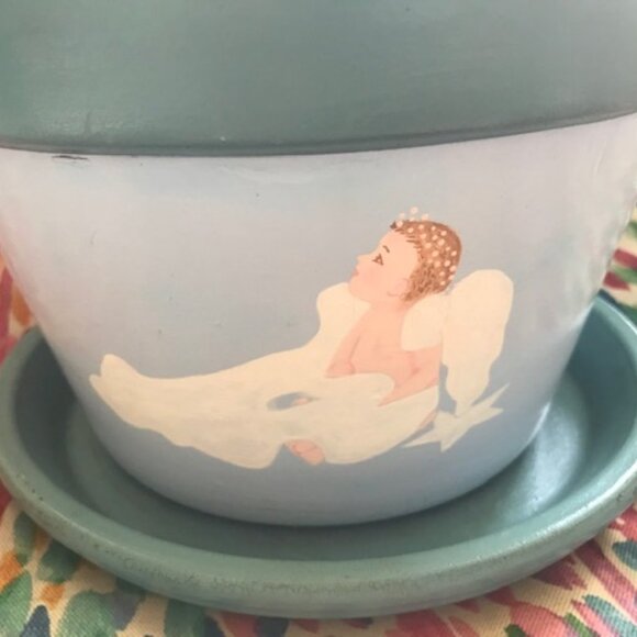 ANGEL HAND PAINTED CLAY POT W/SAUCER. - Picture 3 of 5